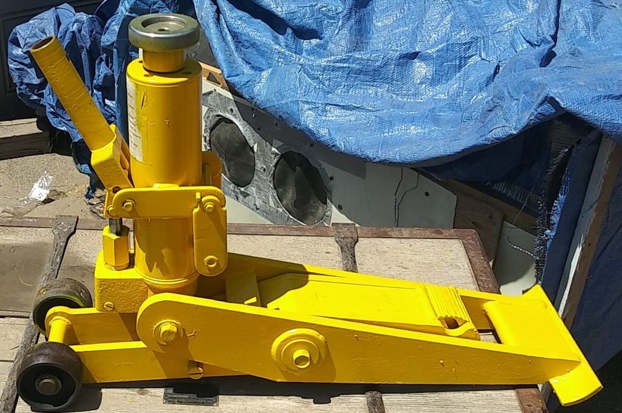 FLOOR JACK