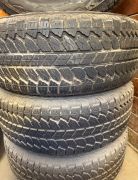 Wheel tire set