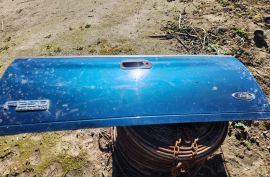2000S ford f250 pick-up tail gate 